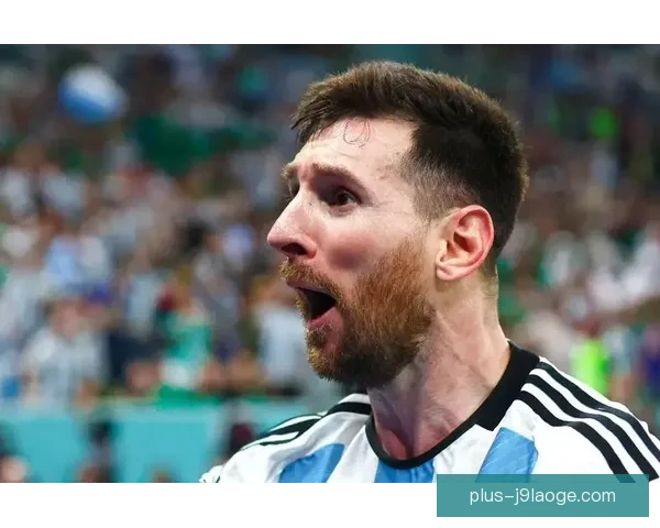 《世界杯官方发布纪录片 梦想与荣耀交织的足球盛宴》